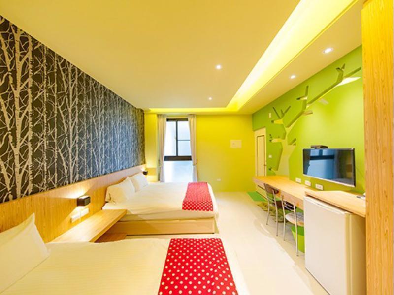 Yellow Kite Hostel Tainan Buitenkant foto
